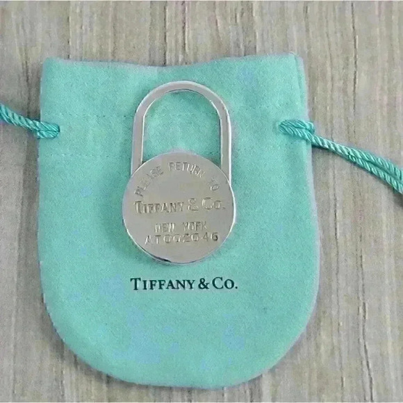 Tiffany & Co Vintage Sterling Silver Return to Tiffany Padlock Keyring - Picture 2 of 12